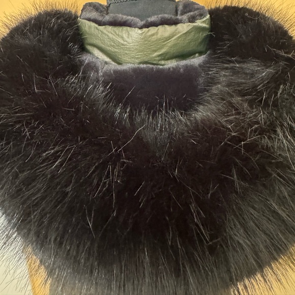 NWOT🔥Michael Kors Puffer Vest Faux Fur Lining - Picture 11 of 16